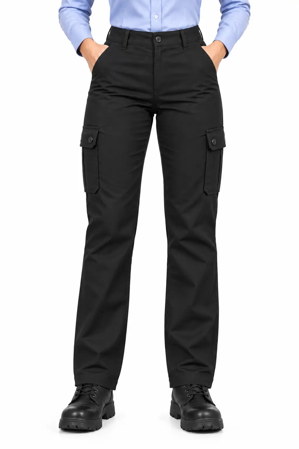 Pantalón cargo industrial para mujer en entorno de trabajo